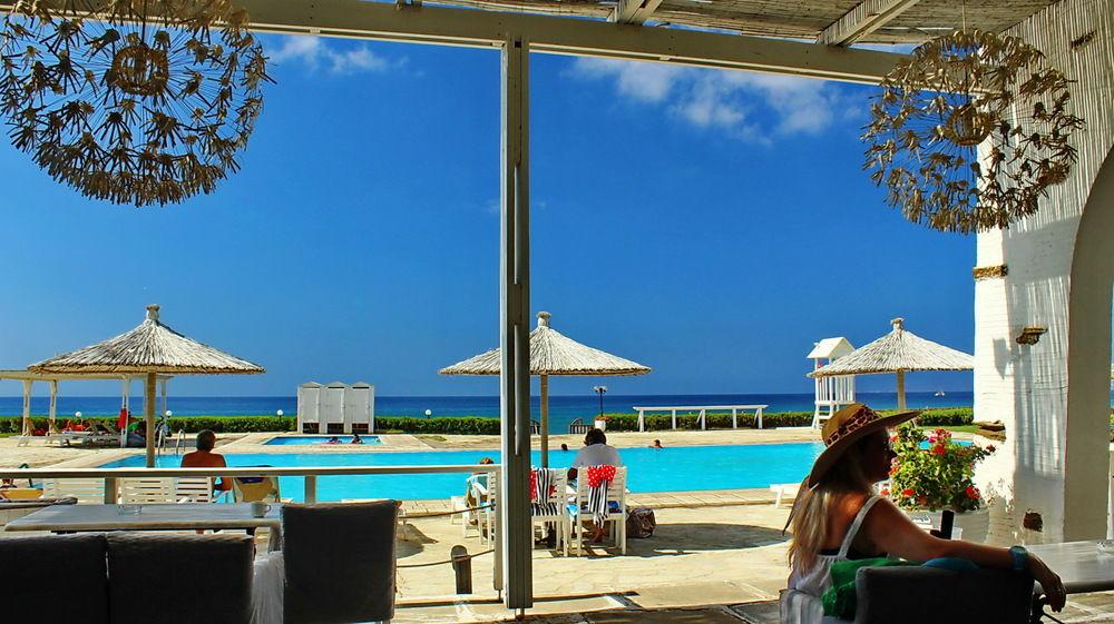 Tinos Beach Hotel Екстер'єр фото