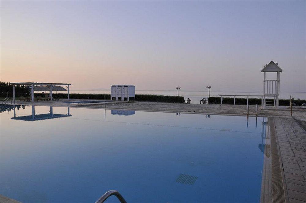 Tinos Beach Hotel Екстер'єр фото