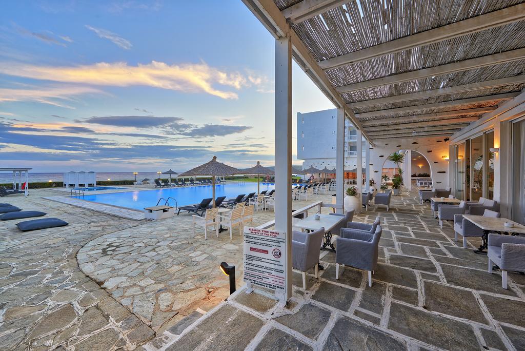 Tinos Beach Hotel Екстер'єр фото