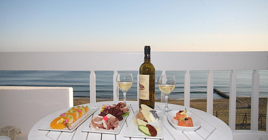 Tinos Beach Hotel Екстер'єр фото